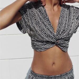 NWT Zara Knotted Crop Top - size S